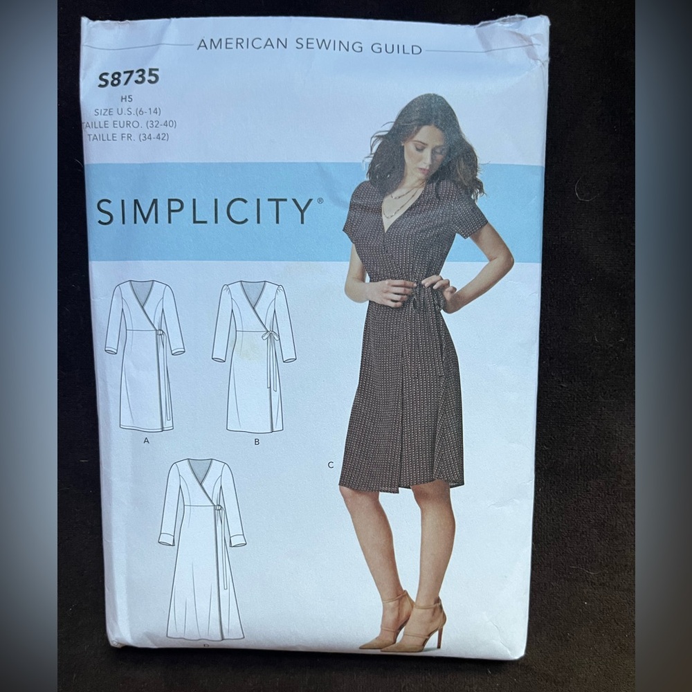 Simplicity Pattern S 8735. Wrap Dress. Size 6-14. New, uncut.